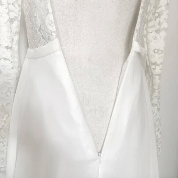 BRIDAL WHITE LACE LONG SLEEVE BACKLESS V-NECKLINE TRAINED WEDDING GOWN DRESS - Picture 7 of 9